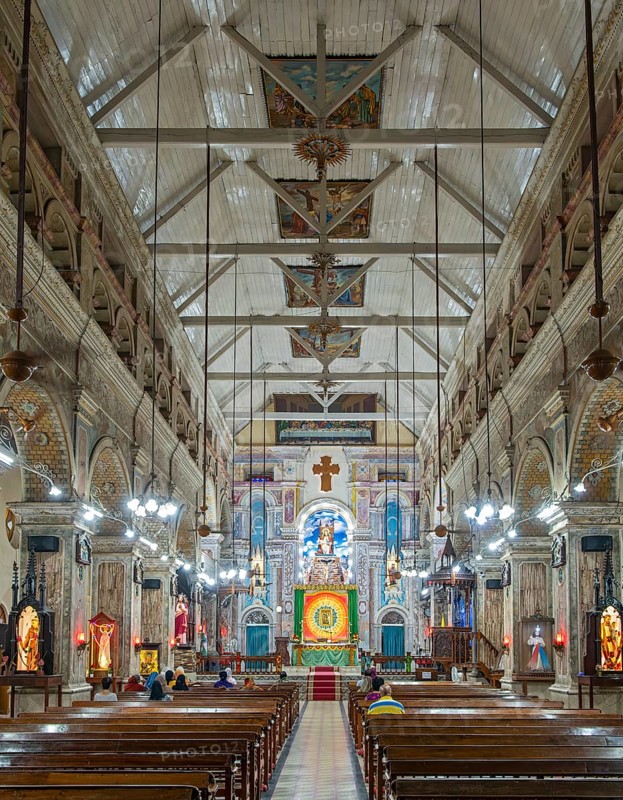 Interior of Santa Cruz Cathedral Basilica