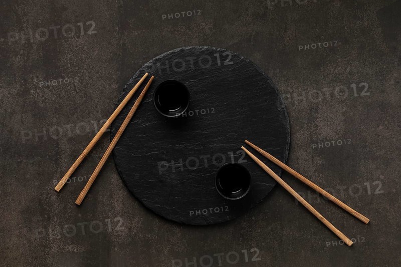 Table arrangement with cup sticks