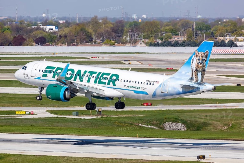 An Airbus A320neo aircraft of Frontier Airlines with the registration number N385FR at Chicago Airport