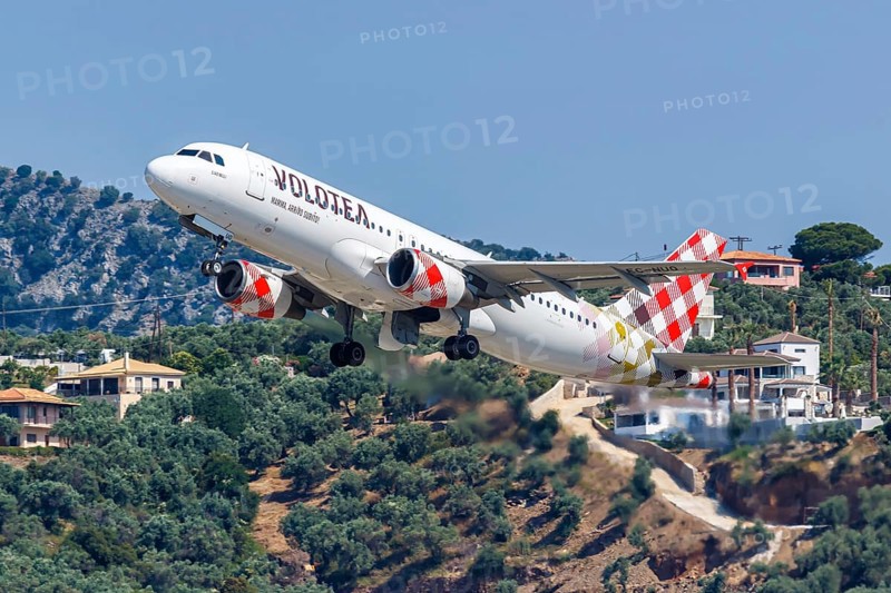 A Volotea Airbus A320 aircraft with the registration EC-NUO at Skiathos Airport