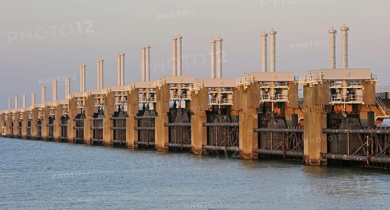 Storm flood barrier