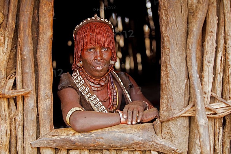 Old black woman of the Hamar
