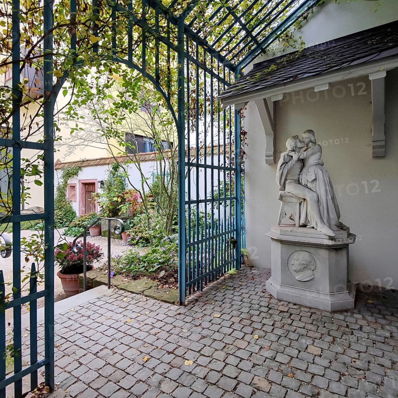 Sculpture Faust and Gretchen by Antonio Tantardinis in the garden between the Goethe House and the German Romantic Museum