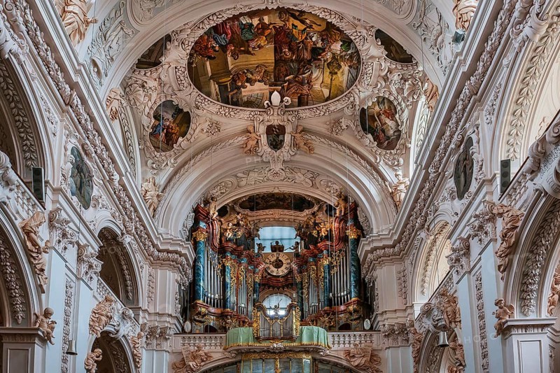 Organ inside the baroque collegiate basilica