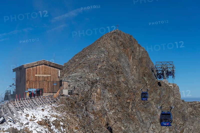 Year-round ski resort
