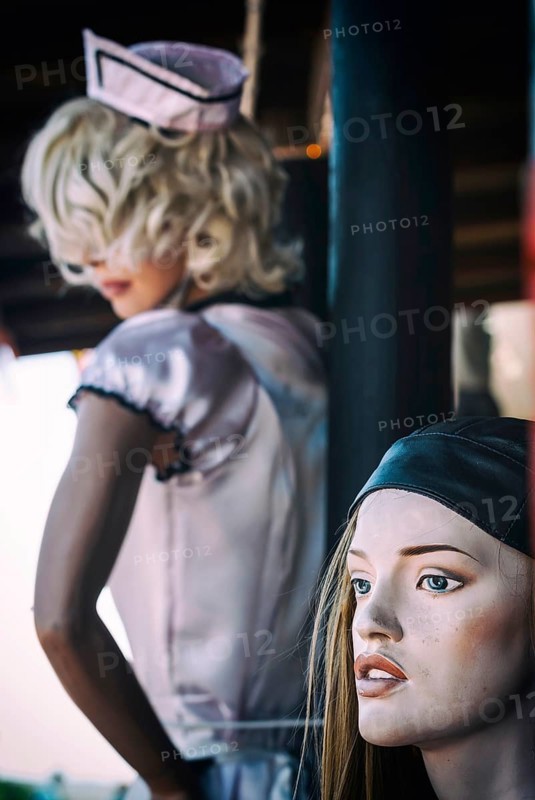 Disguised mannequins on Route 66