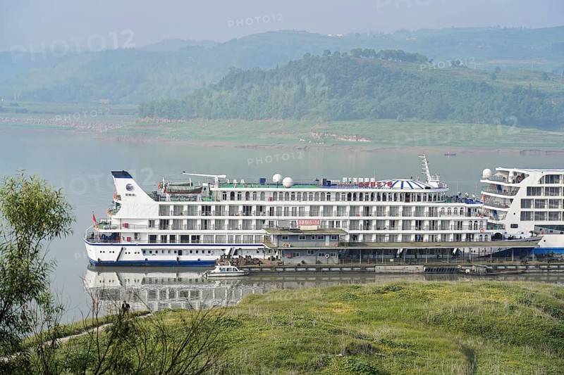 Cruise ship on the Yangtze River