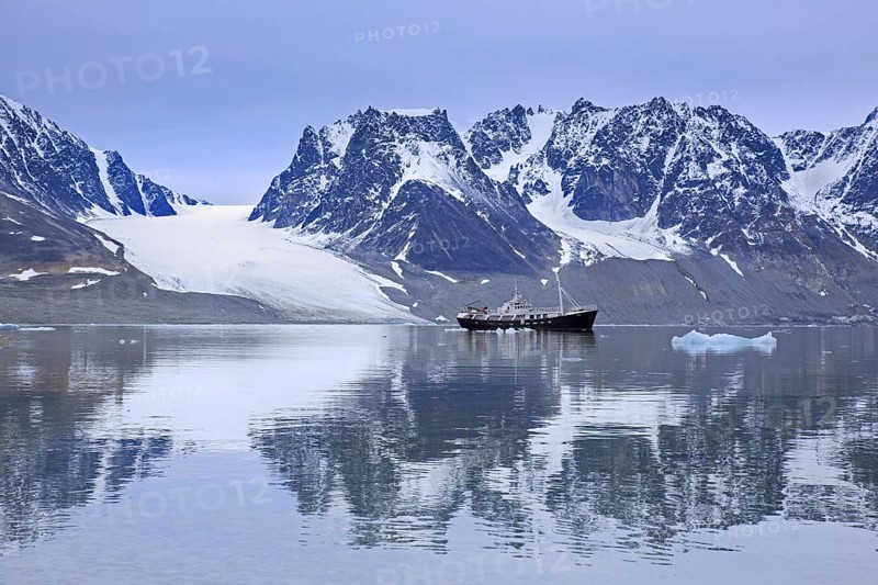 Expedition vessel