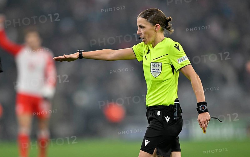 Referee Referee Stephanie Frappart gesture gesture points to the spot