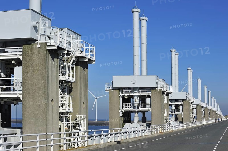 Storm flood barrier