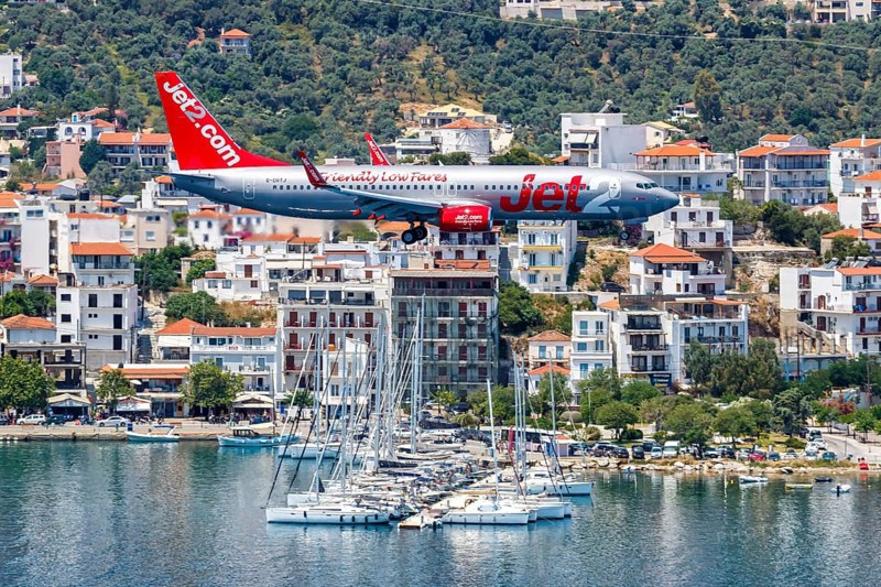 A Boeing 737-800 Jet2 aircraft with the registration G-DRTJ at Skiathos Airport