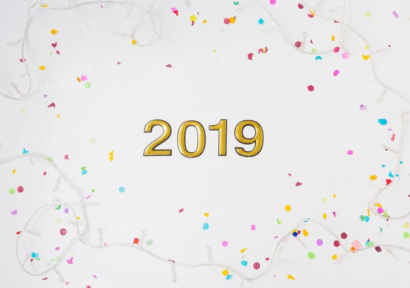 2020 numbers fairy lights confetti