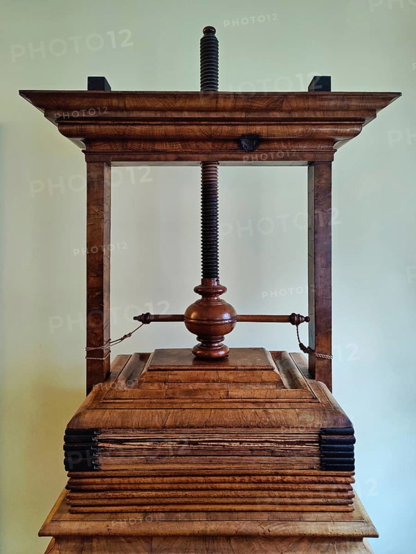 Laundry press in the Goethe House