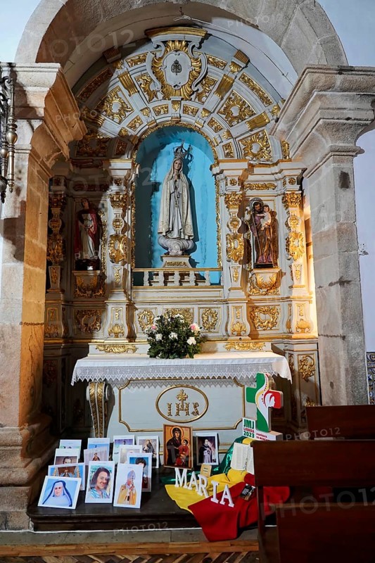 Side altar