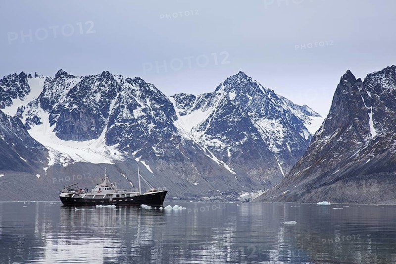 Expedition vessel
