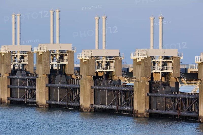 Storm flood barrier