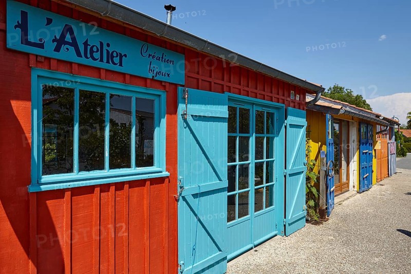 Studios in colourful former fishermen's huts in Le Chateau-d'Oleron