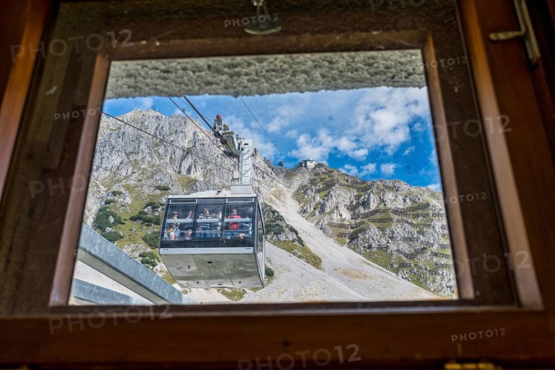 Gondola of the Nordkettenbahn to the Hafelekar