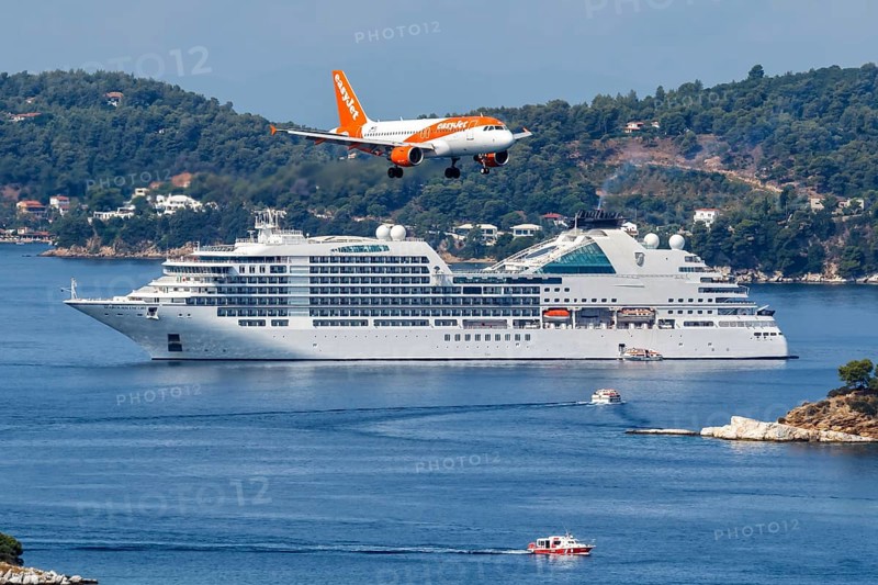 An EasyJet Airbus A319 aircraft with the registration number OE-LQF at Skiathos Airport