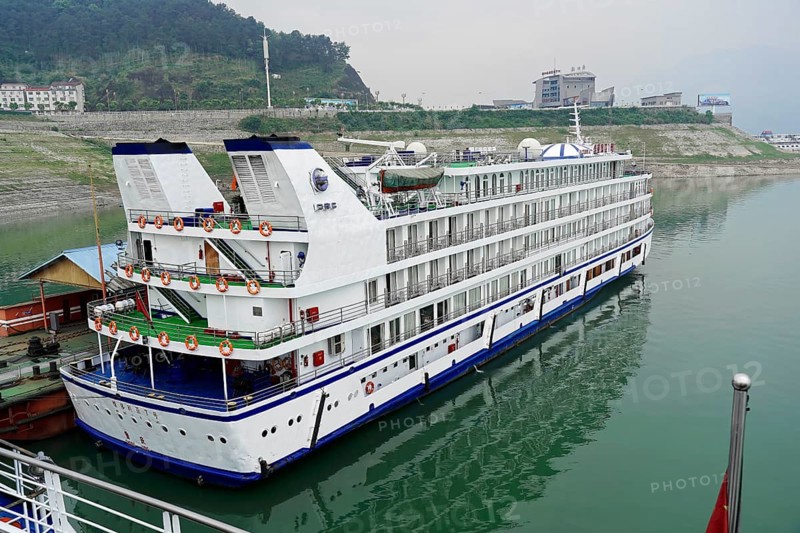 Cruise ship on the Yangtze River
