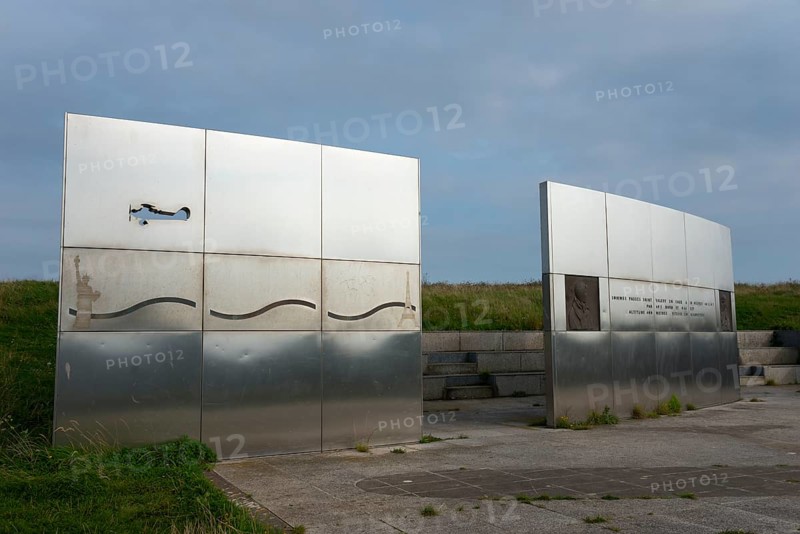 Memorial to the pioneer pilots Dieudonne Costes and Maurice Bellonte