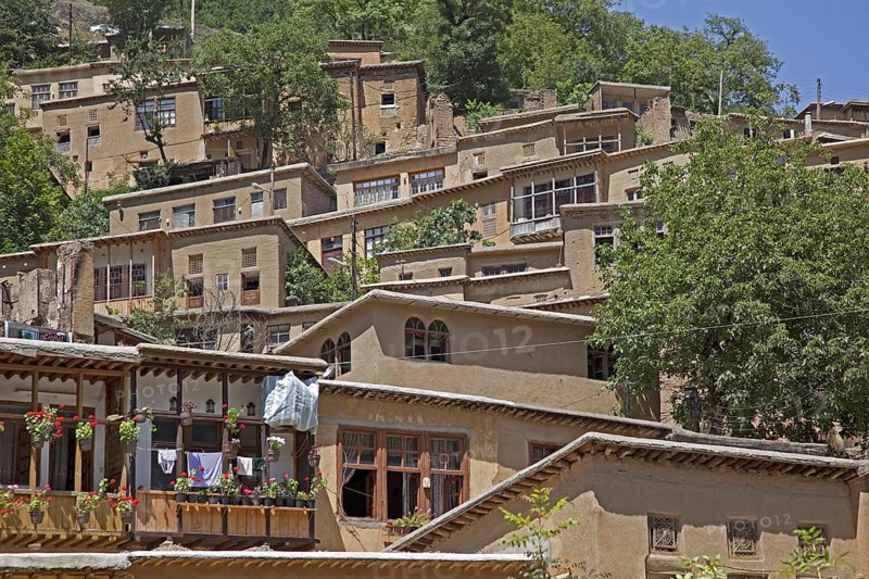 Interconnected houses made of adobe