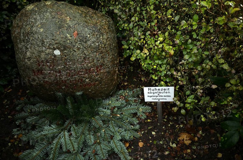 Sign on grave