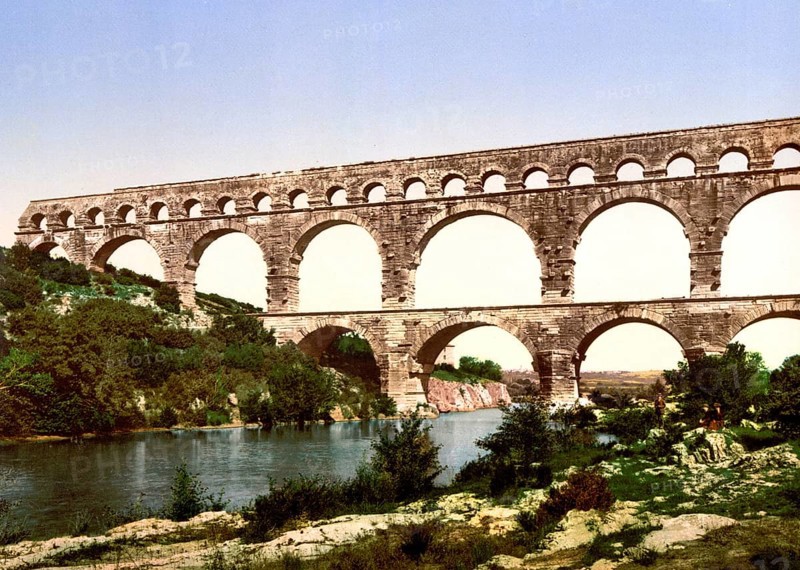 Roman bridge over the Gard