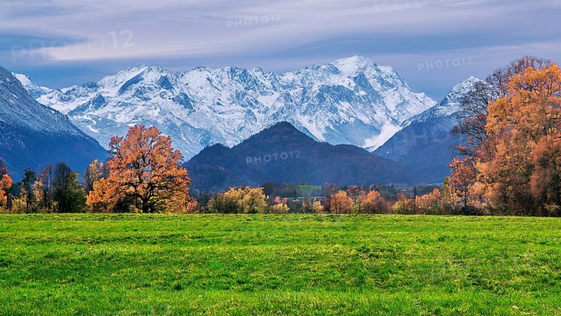 Autumn landscape near the hamlet of Weichs with Zugspitzgruppe 2962m in the Wetterstein Mountains