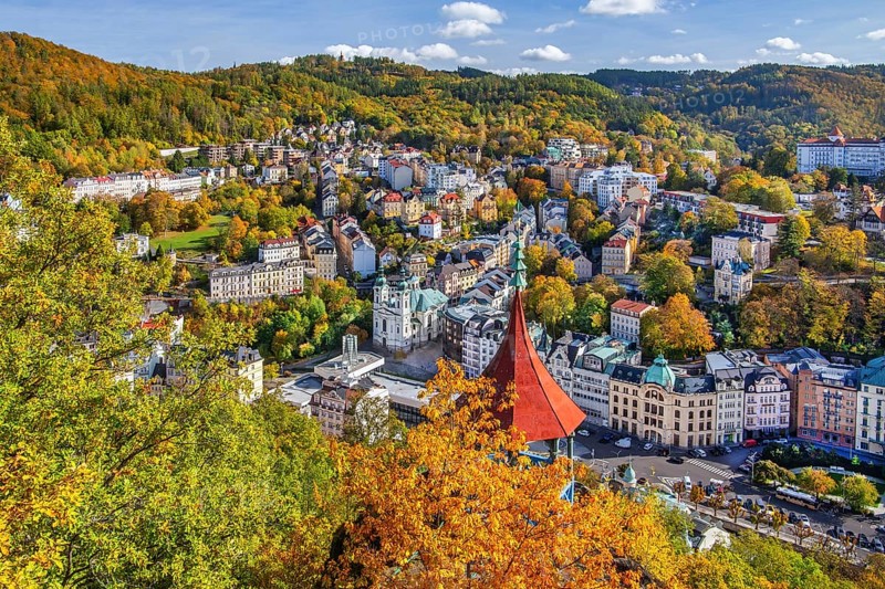 Viewing pavilion with a view of the historic centre in autumn