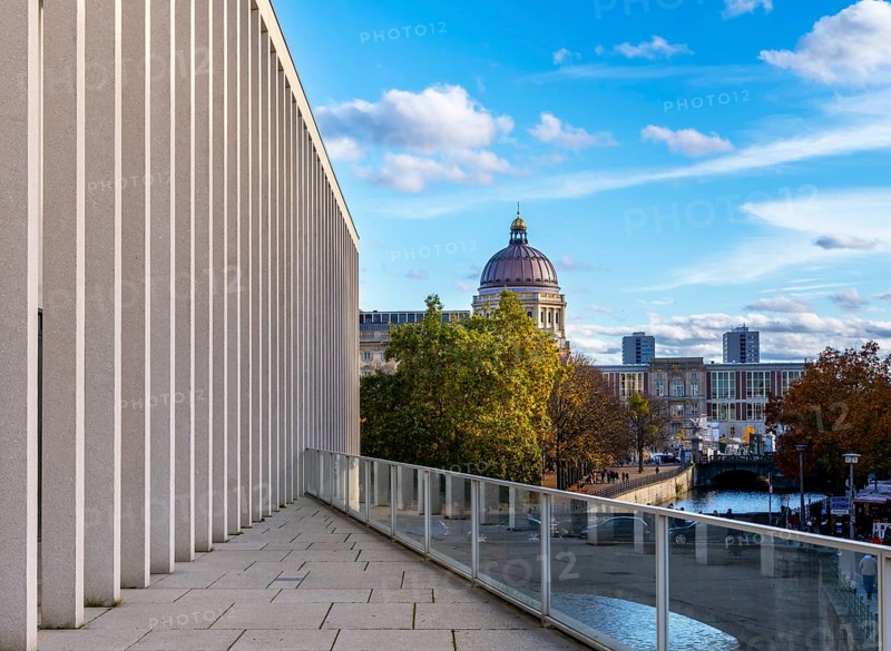View from the terrace on the first floor of the James Simon Gallery