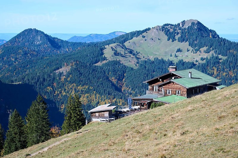 Hirschberghaus in front of Geierstein and Fockenstein