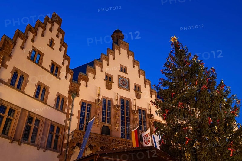 The Christmas market on Frankfurt's Roemerberg is set up and Sonny the Christmas tree is already decorated. The Frankfurt Christmas Market will open on 27 November 2023