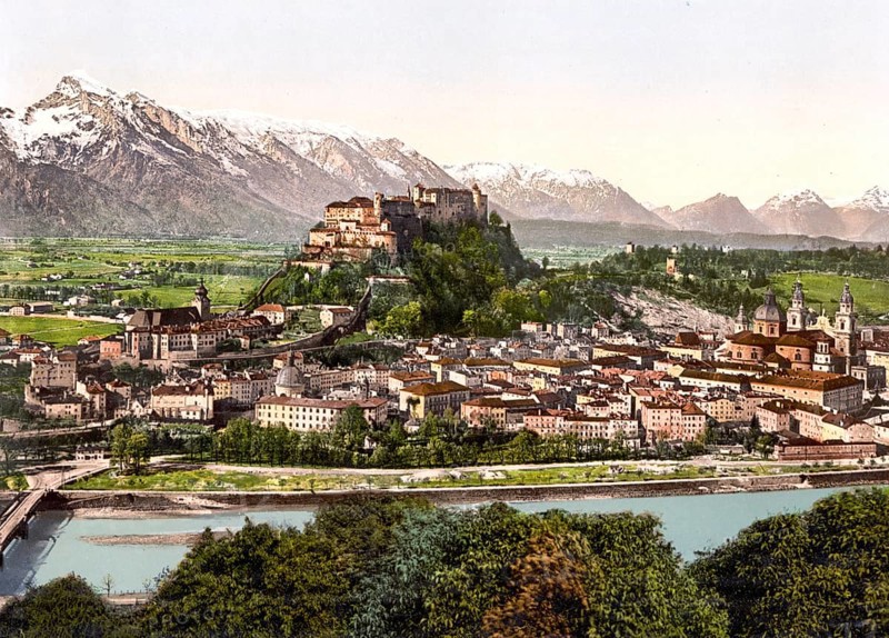 General view from Kapuzinerberg of Salzburg