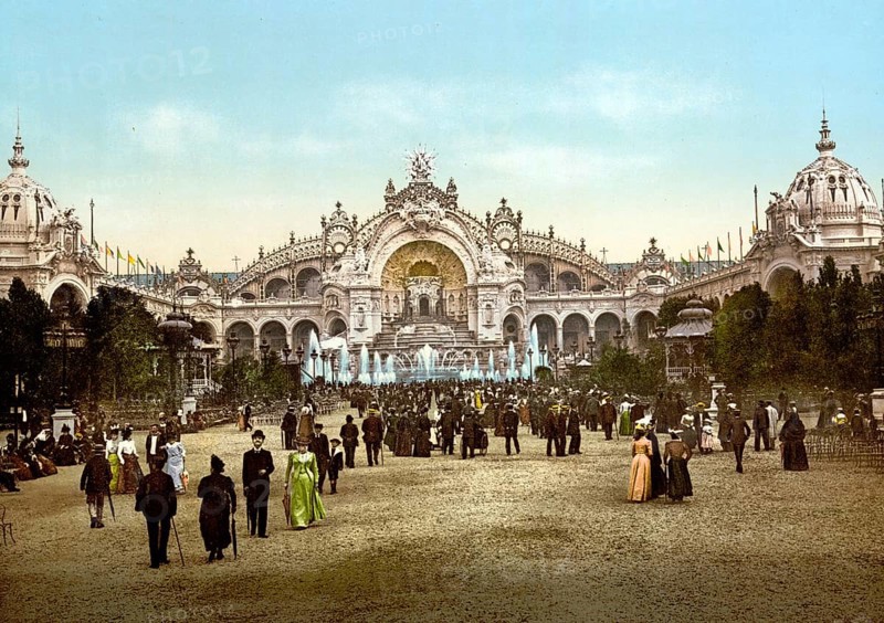 La Chateau d'Eau and Plaza