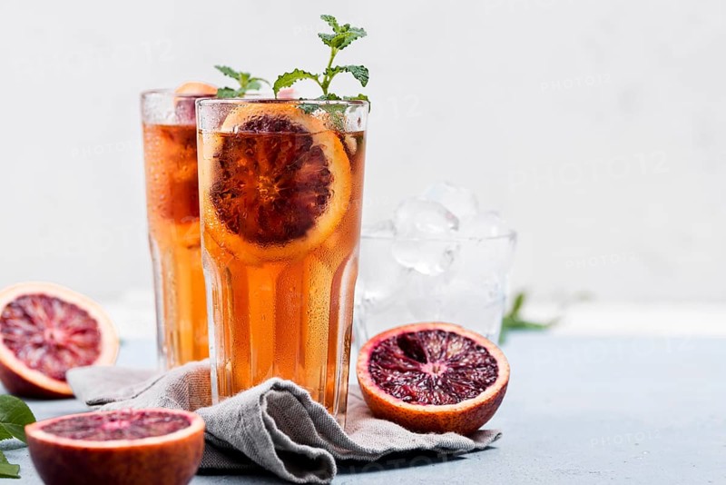 Aromatic fruit ice tea table