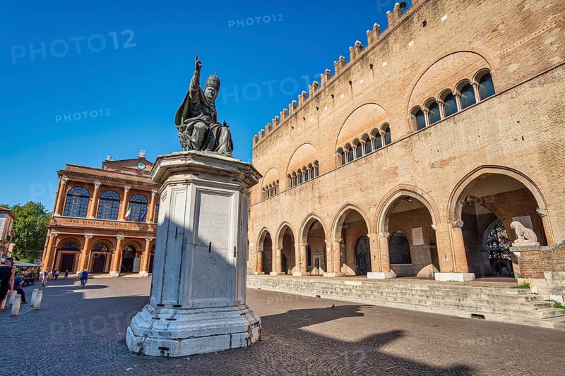Statue of Pope Paul V