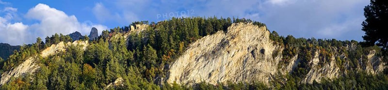 Mountain panorama with the Pierre Avoi