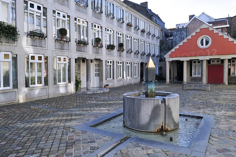 Fountain at the Cour Saint-Antoine