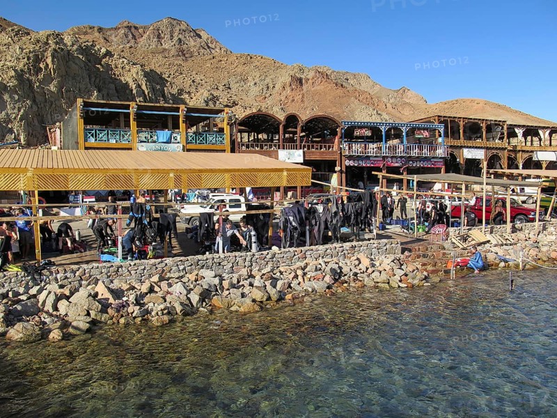 Restaurants at the dive site Blue Hole