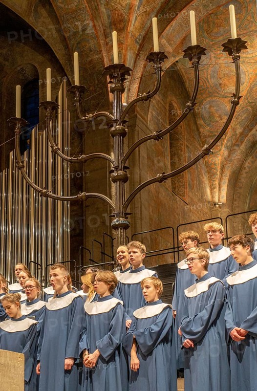 Quempas singing by the Braunschweig Cathedral Singing School for Advent in Braunschweig Cathedral
