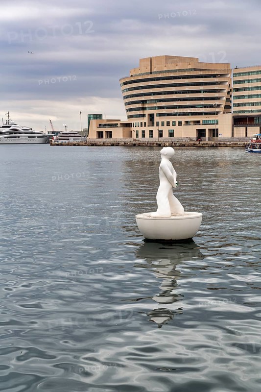 Buoy floating in the harbour