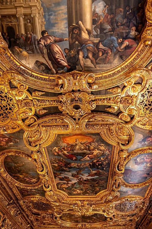 Decorated ceiling