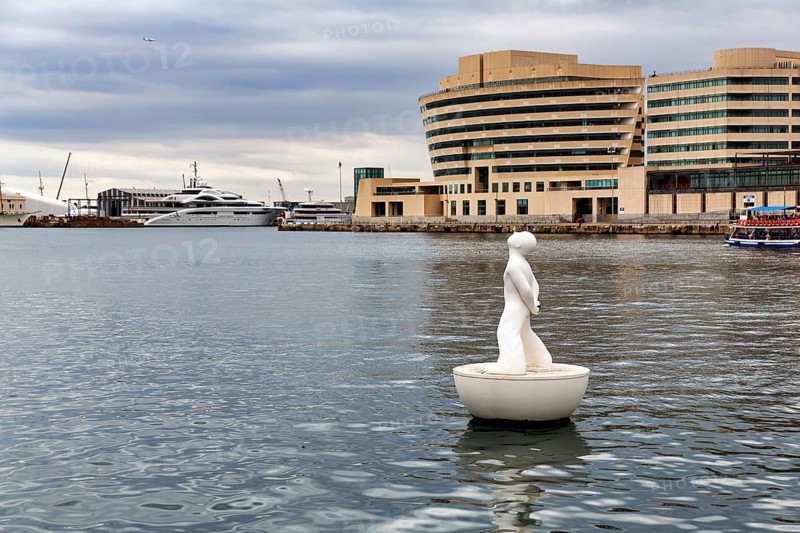 Buoy floating in the harbour