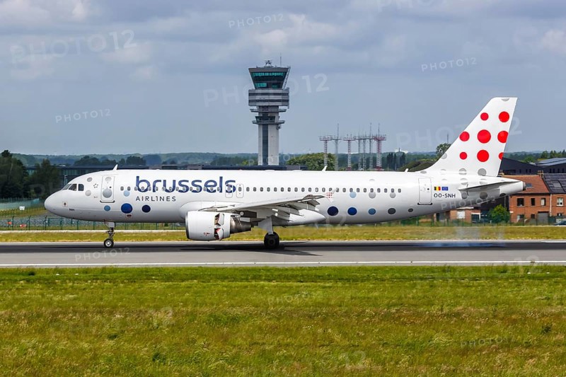 A Brussels Airlines Airbus A320 aircraft with the registration number OO-SNH at Brussels Airport