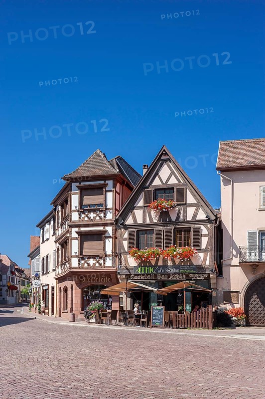 Half-timbered ensemble on Place de l'Etoile