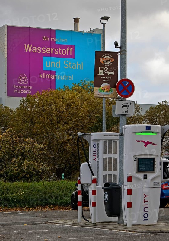 Charging station and large poster for climate steel at the ThyssenKrupp Steel Europe plant