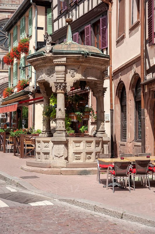 Historic six-bucket fountain