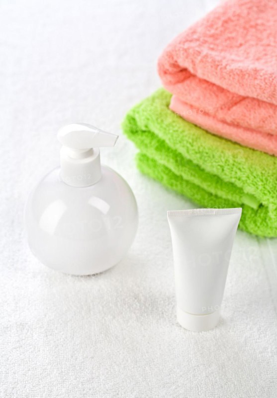 Accessories for bathing on towels