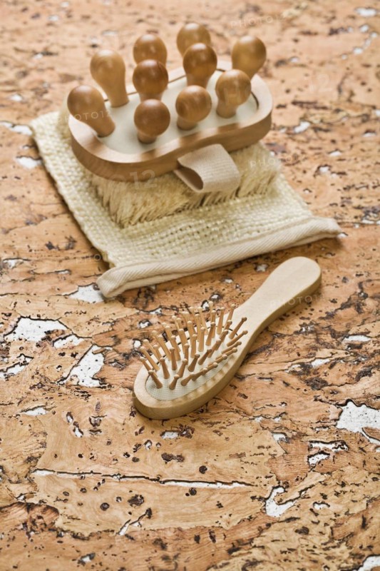 Hairbrush massager and raffia